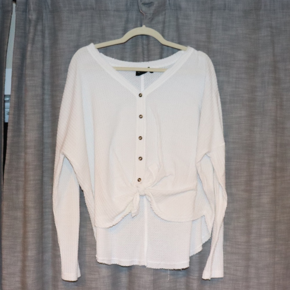 Woman’s long sleeve blouse/sweater